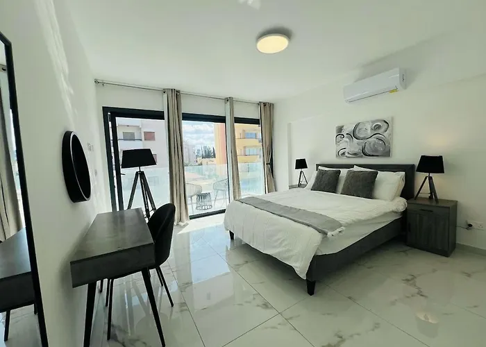 Centre Vibes Luxury 1bd * Nicosia